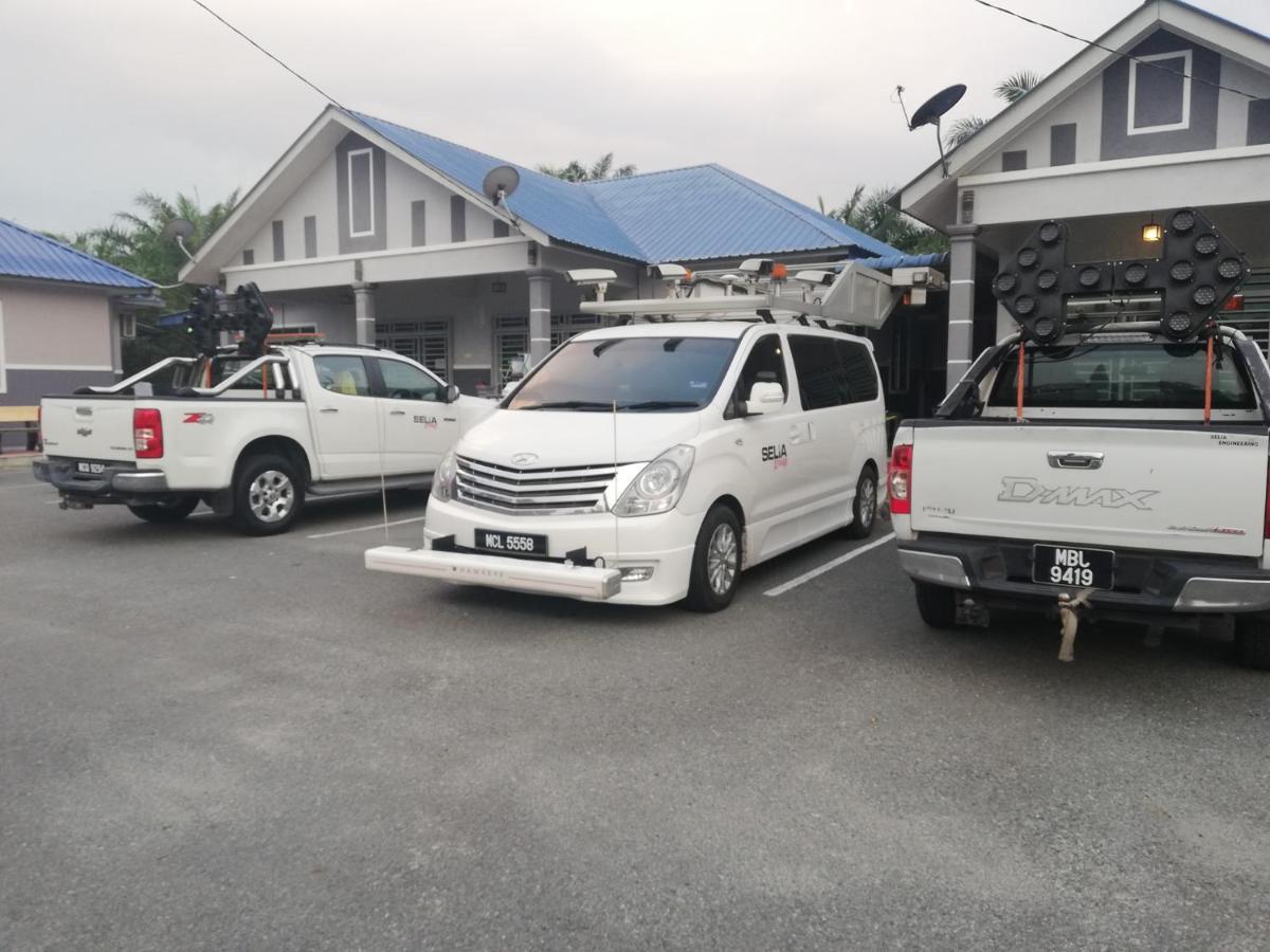 Homestay Hj Esmon Parit Raja Uthm Batu Pahat Esterno foto