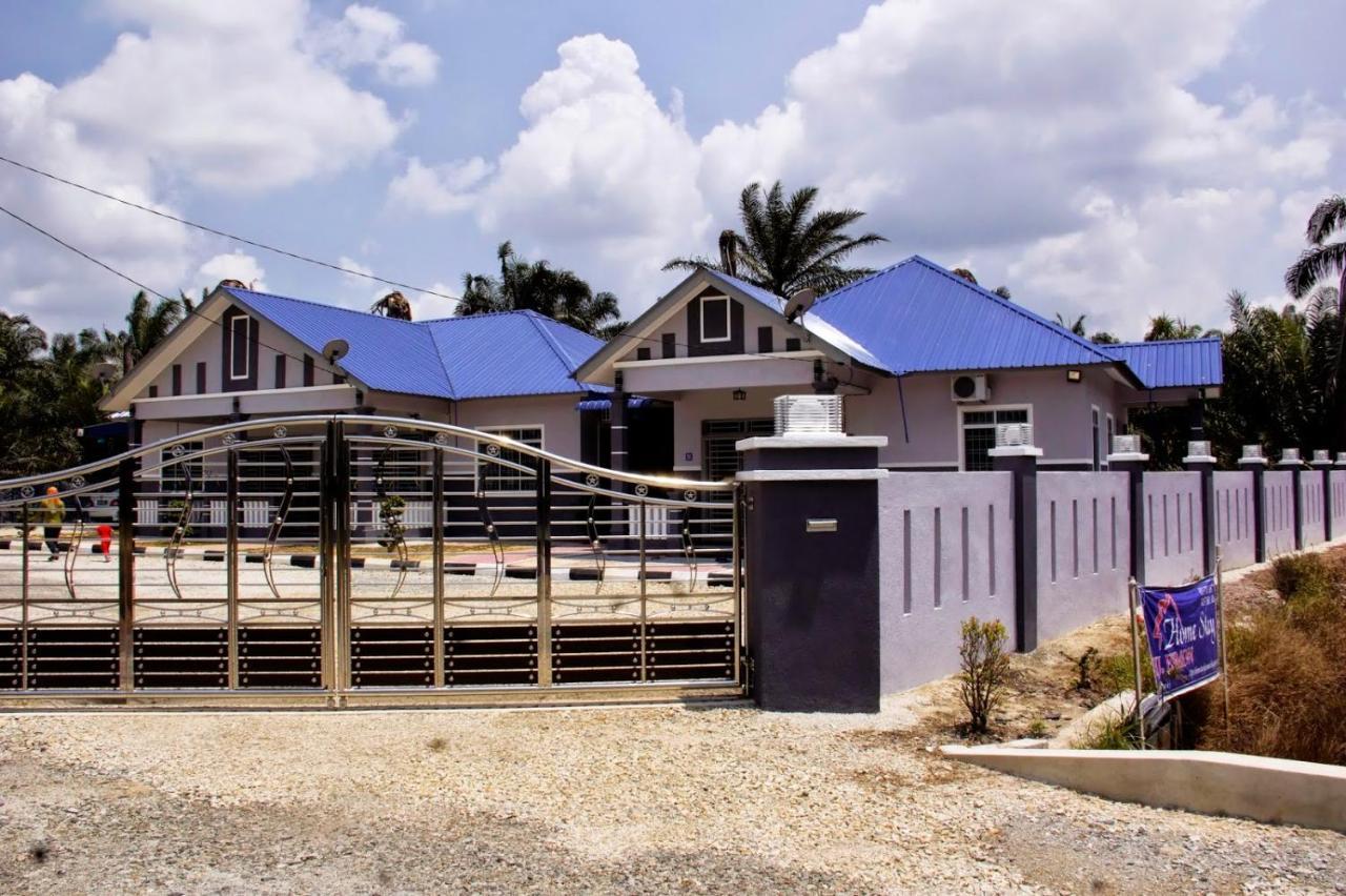 Homestay Hj Esmon Parit Raja Uthm Batu Pahat Esterno foto